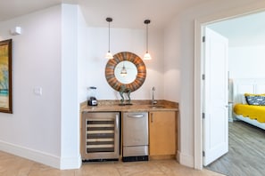 Interior - 1106D sleep 10 newly furnished /new cabinets 11th floor Gulf front. K,K,2full,ss (Orange Beach)