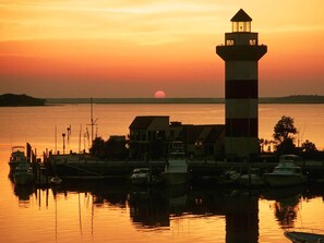 Marina - New Home! Free Heated Pool, Short Stroll to Beach (Hilton Head Island)