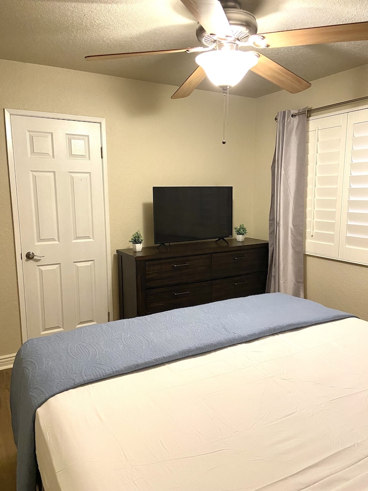 Saddleback Sunrise Upstairs Condo Pool,Spa,Gym,Pickle Ball 31 days