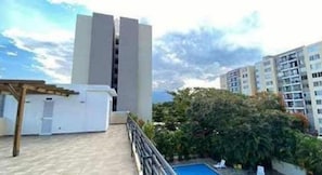 Property grounds - Spacious apartment with pool (Cali)