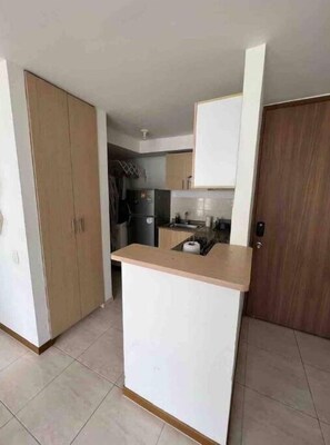 Private kitchen - Spacious apartment with pool (Cali)