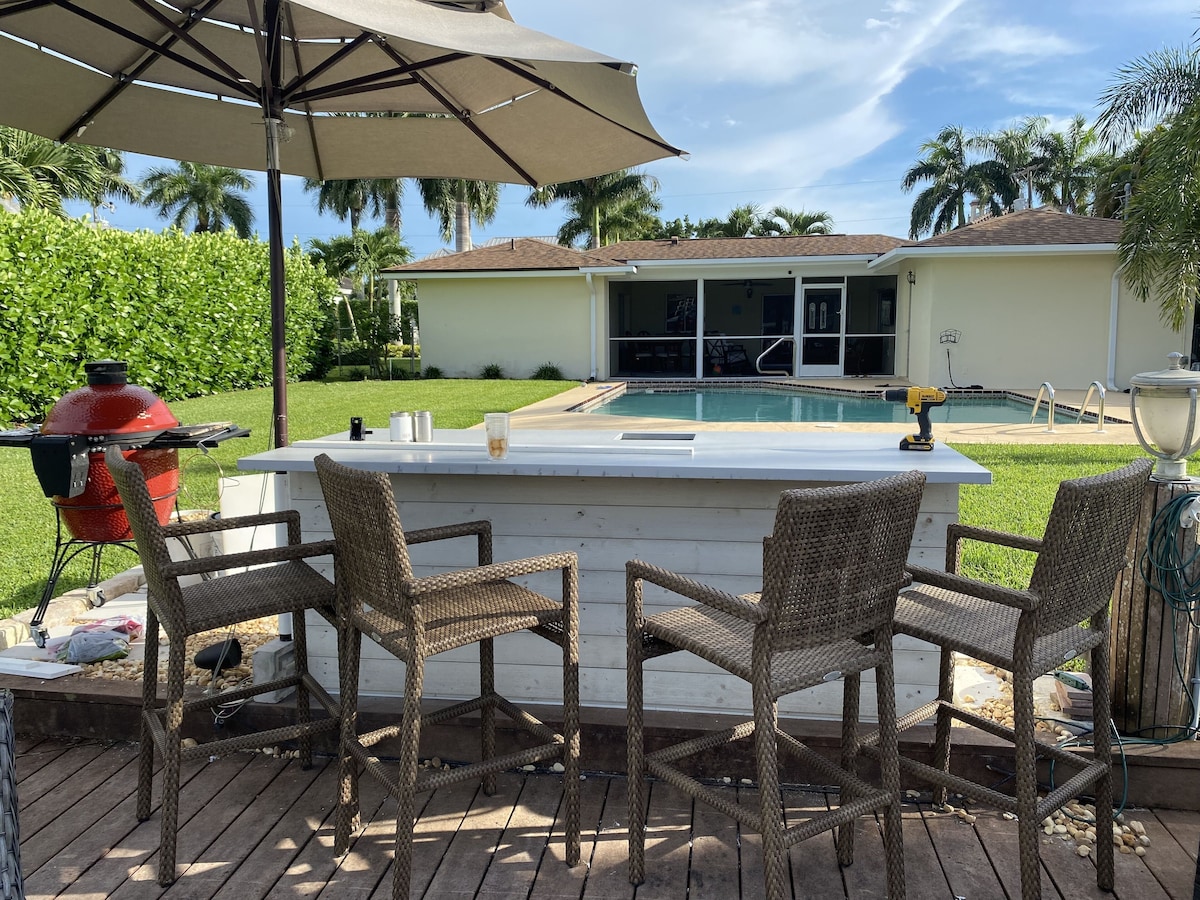 Photo 6 of Near Downtown Naples Canal front with 16,000 Lb boat lift, heated pool. Sleeps10