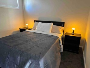 2 bedrooms, iron/ironing board, WiFi, bed sheets - Cozy Granny Guest house Sydney Blue Mountain (Kingswood)