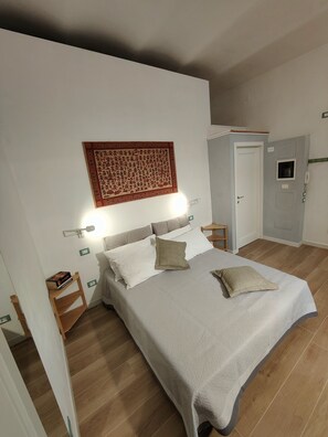 2 Schlafzimmer, Schreibtisch, Bügeleisen/Bügelbrett, kostenloses WLAN