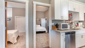 2 bedrooms, iron/ironing board, WiFi, bed sheets