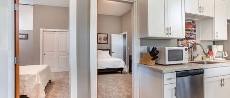 2 bedrooms, iron/ironing board, WiFi, bed sheets