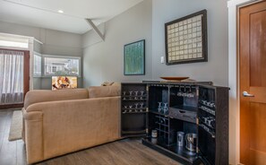 Interior - Best of North Tacoma (Tacoma)