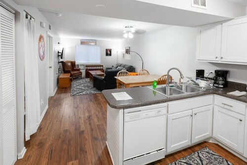 Ballgame Bungalow, Entire 2BR/2BA Apt in Clemson