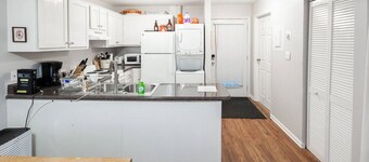 Ballgame Bungalow, Entire 2BR/2BA Apt in Clemson