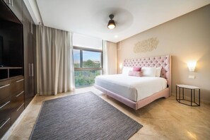 2 chambres, coffres-forts dans les chambres, fer et planche à repasser