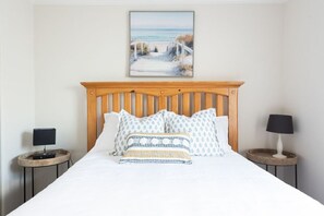 3 bedrooms, desk, iron/ironing board, free WiFi - Amazing Pool, 6 mi to Beach, heated pool, hot tub, fire pit, putting green (Bradenton)