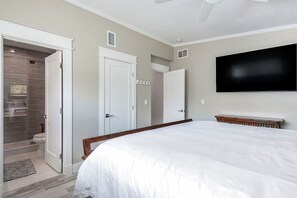 3 soverom, skrivebord, strykejern/-brett og wi-fi (inkludert)