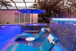 A heated pool - Amazing Pool, 6 mi to Beach, heated pool, hot tub, fire pit, putting green (Bradenton)