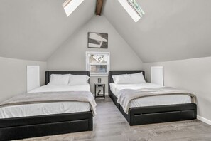 3 chambres, fer et planche à repasser, Wi-Fi, draps fournis