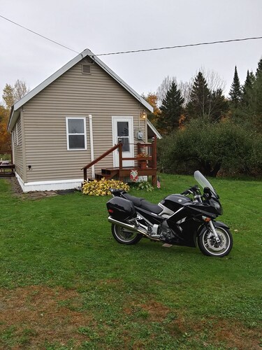 A cute Cottage, walk, explore, relax,unplug, read, bike in a beautiful setting.