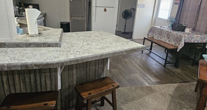 Powell Paradise Antelope canyon/Lake Powell Dog Friendly, Gated, Boat/RV parking