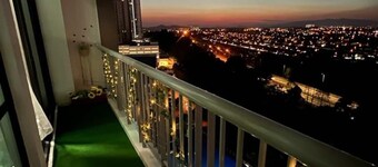 Sky Suite at Bukit Indah 2BDR-7Pax near AEON/Legoland