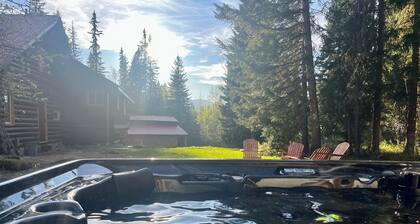 Family Cabin + Games Barn | Hot Tub | Theatre