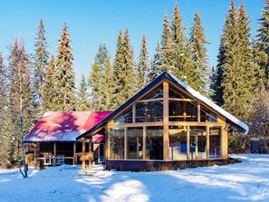 Exterior - Family Cabin + Games Barn | Hot Tub | Theatre (Columbia-Shuswap)