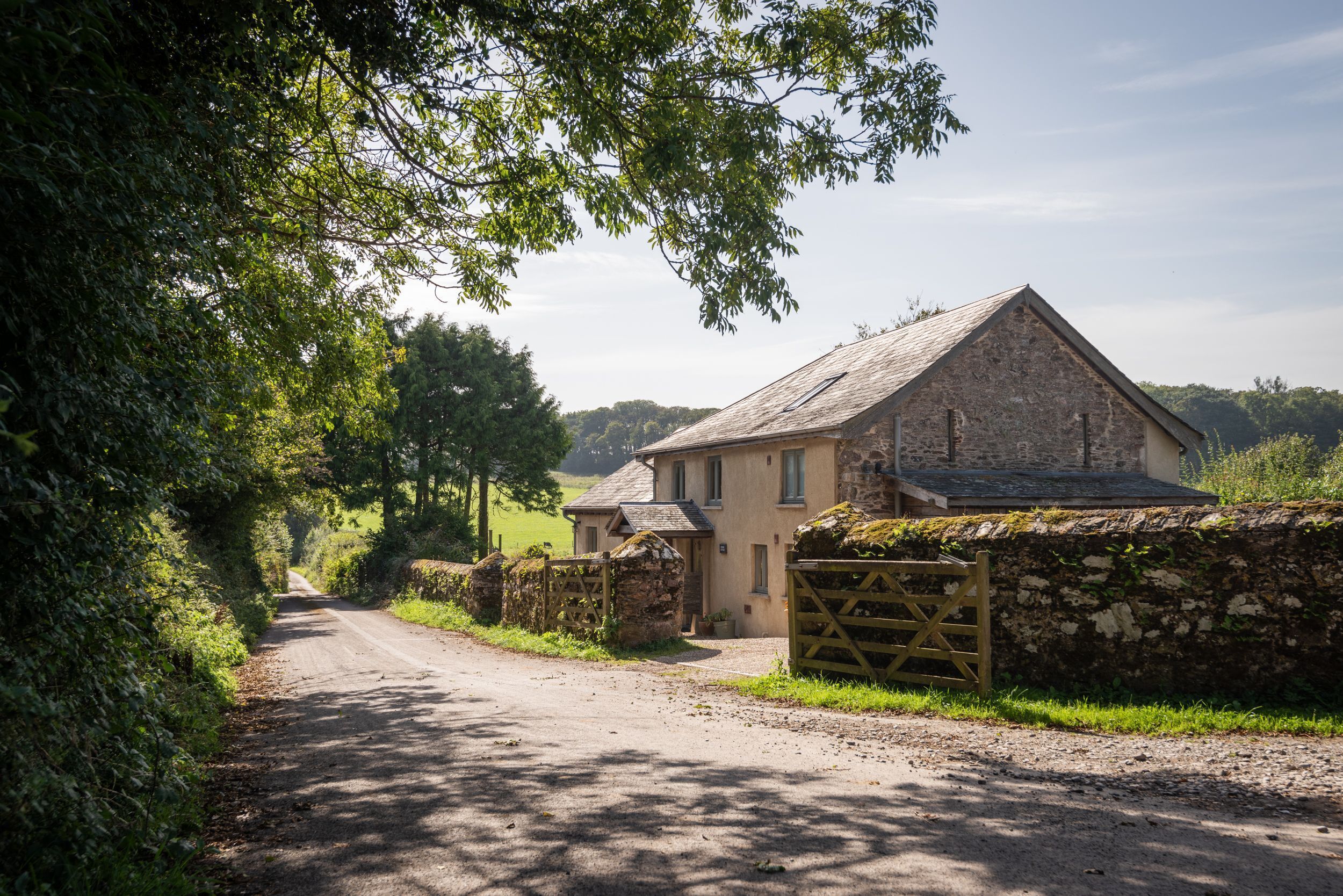 Otter's Cottage -  a cottage that sleeps 10 guests  in 5 bedrooms