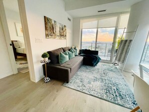 Living area - Waterfront Zorra Apartment (Toronto)