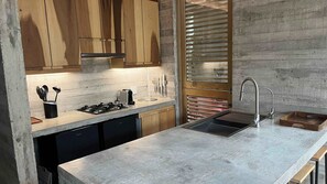 Fridge, stovetop, coffee/tea maker, toaster