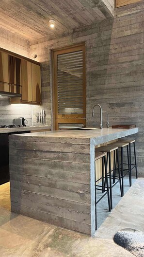 Fridge, stovetop, coffee/tea maker, toaster - Sich - Casa Macu Saladita surf break (Playa La Saladita)