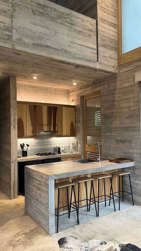 Fridge, stovetop, coffee/tea maker, toaster