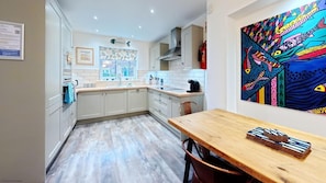 Fridge, microwave, oven, stovetop - Stunning Coastal Cottage - Sleeping 6 in 3 Bedrooms - Pool and Beach Access Included. (Filey)