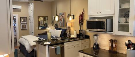 Refrigerador, microondas, horno, placa de cocina