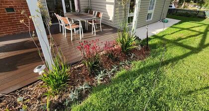 Farmstay Peppercorn Cottage. Space to appreciate.