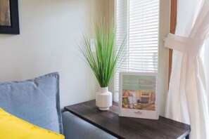 Interior - Lovely moutain view 2 bedroom with 2 baths condo
(Canmore)