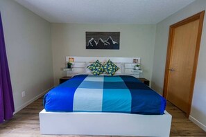 2 bedrooms - Lovely moutain view 2 bedroom with 2 baths condo
 (Canmore)