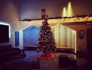 Interior - Lovely moutain view 2 bedroom with 2 baths condo
(Canmore)