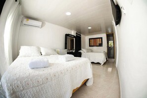 Habitación estándar | Edredones de plumas y wifi gratis