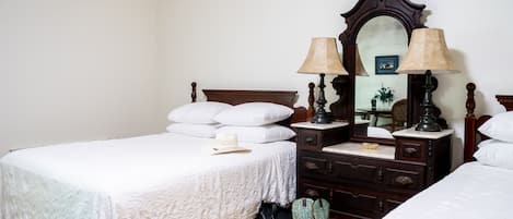 9 bedrooms, desk, iron/ironing board, WiFi