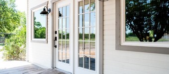 9 Suites on 73 Acres - Horse Oasis - 12bd Inn - Brenham - 10min to Round Top