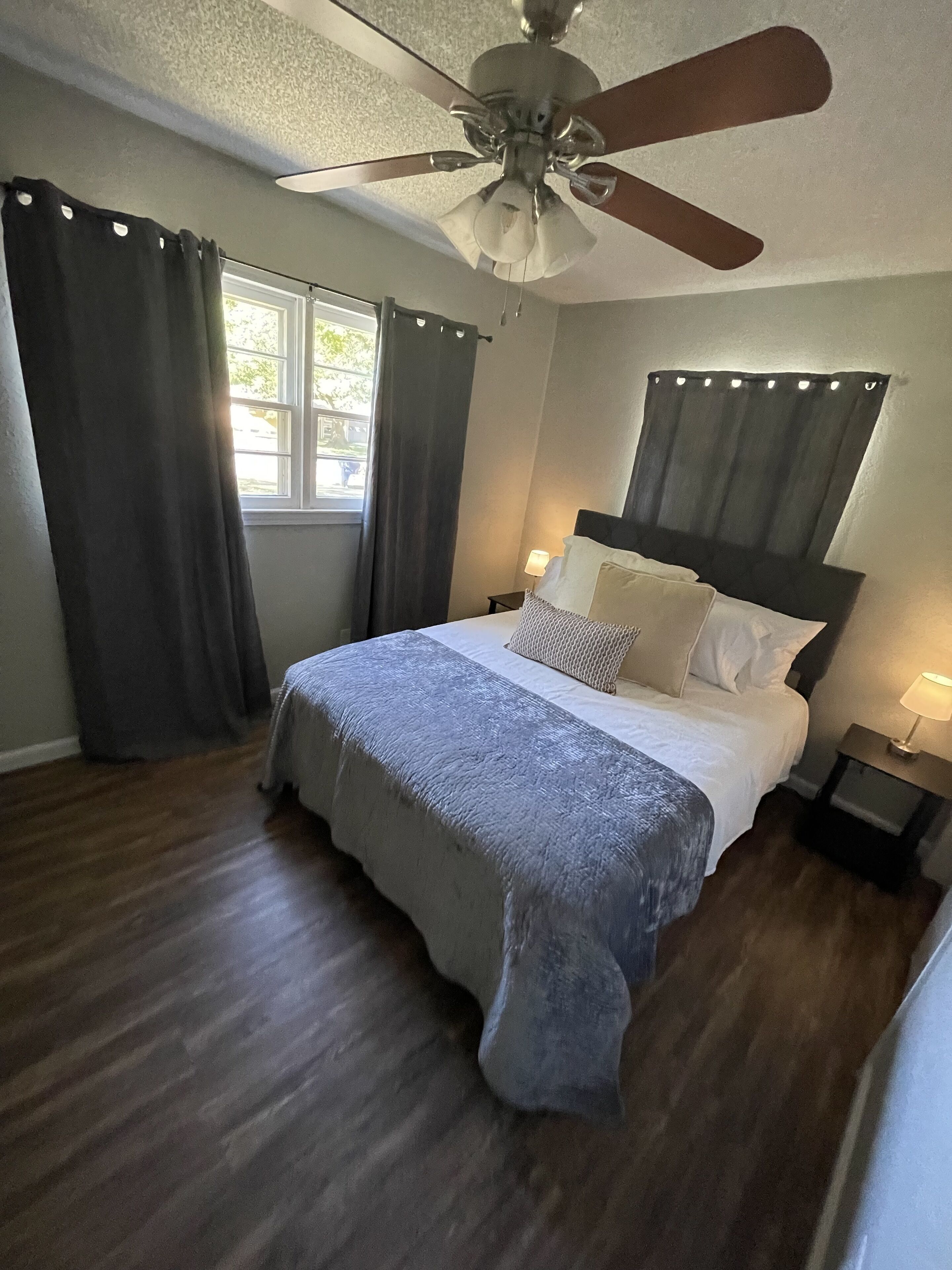 3 habitaciones, tabla de planchar con plancha y wifi gratis 