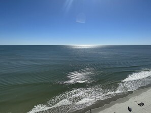 On the beach - Garden City Paradise! Ocean front resort and well appointed unit. (Murrells Inlet)