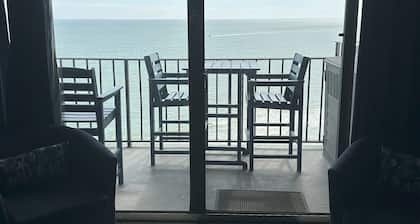 Garden City Paradise! Ocean front resort and well appointed unit.