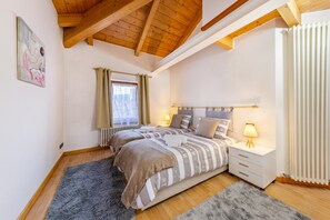3 chambres, fer et planche à repasser, Wi-Fi gratuit, draps fournis