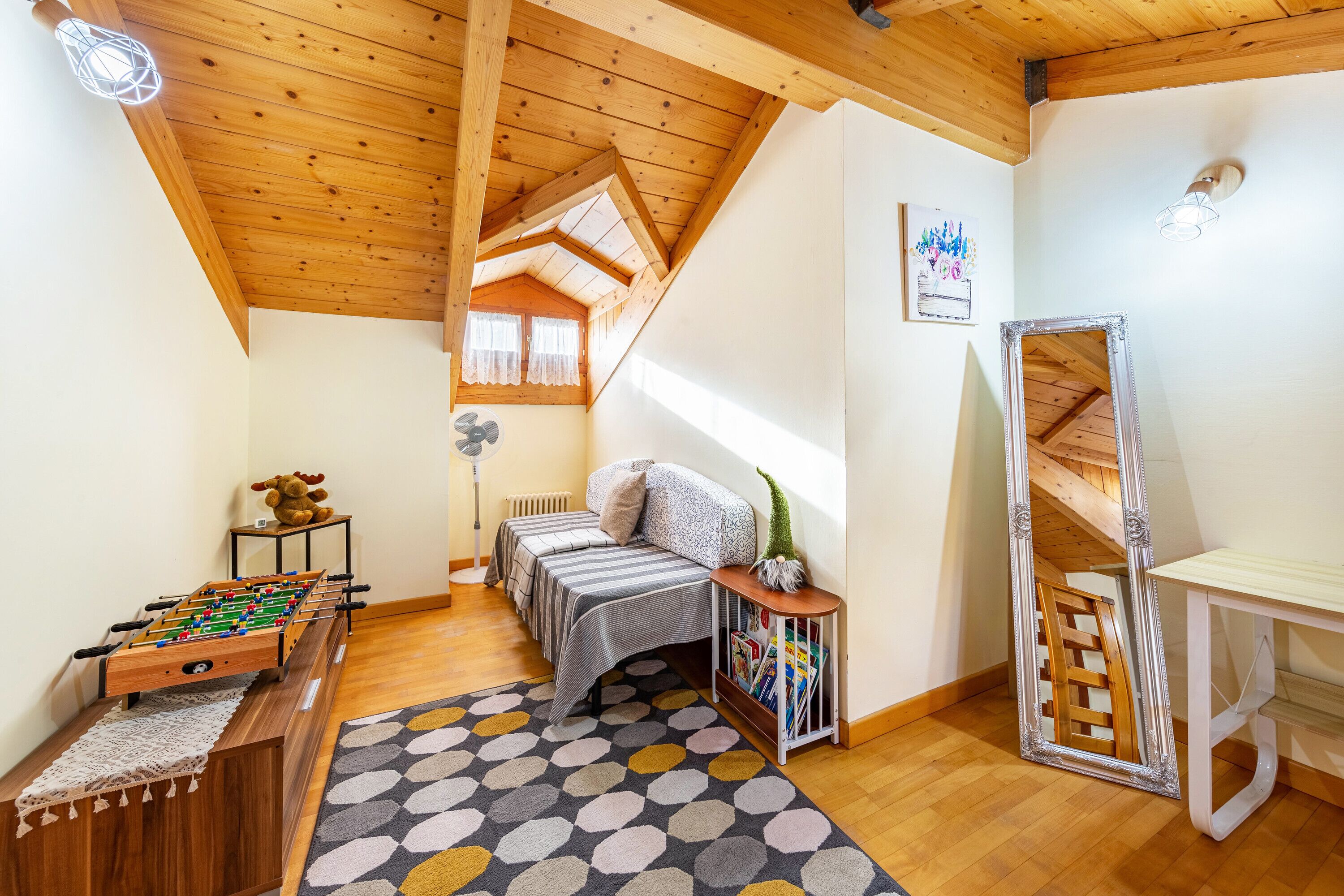 3 bedrooms, iron/ironing board, free WiFi, bed sheets