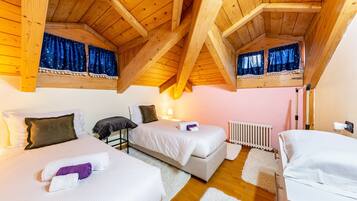 3 bedrooms, iron/ironing board, free WiFi, bed sheets