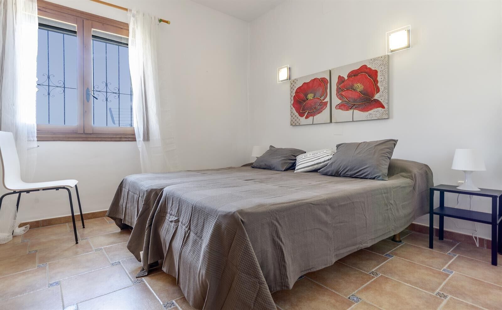 3 bedrooms, free WiFi, bed sheets