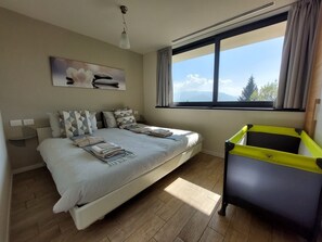 1 dormitorio, tabla de planchar con plancha, wifi gratis y ropa de cama