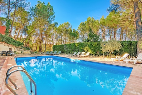 Pool. Holiday Home 'Rural Kairós' with Mountain View and Wi-Fi