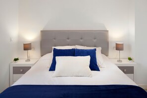1 bedroom, iron/ironing board, free WiFi, bed sheets - Apartment 'Playamarinsa' with Sea Views, Wi-Fi and Air Conditioning (Torre del Mar)