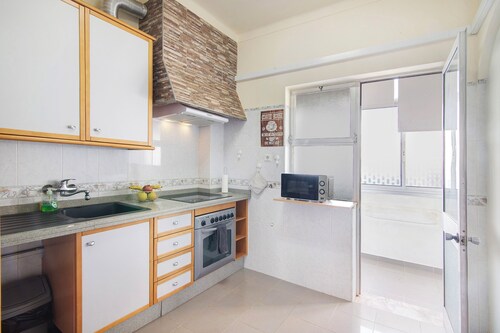 Apartment 'Matinhos House' with Balcony, Wi-Fi and Air Conditioning