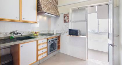 Apartment 'Matinhos House' with Balcony, Wi-Fi and Air Conditioning