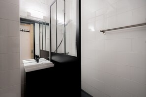 Shower - Studio '4 Personnes Ax3domaines 20' (4 people) (Ax-les-Thermes)
